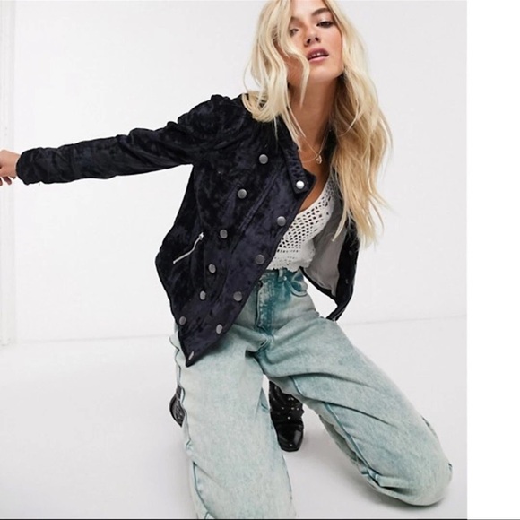🌟 Free People Cropped Velvet Jacket 🌟 - Picture 3 of 8
